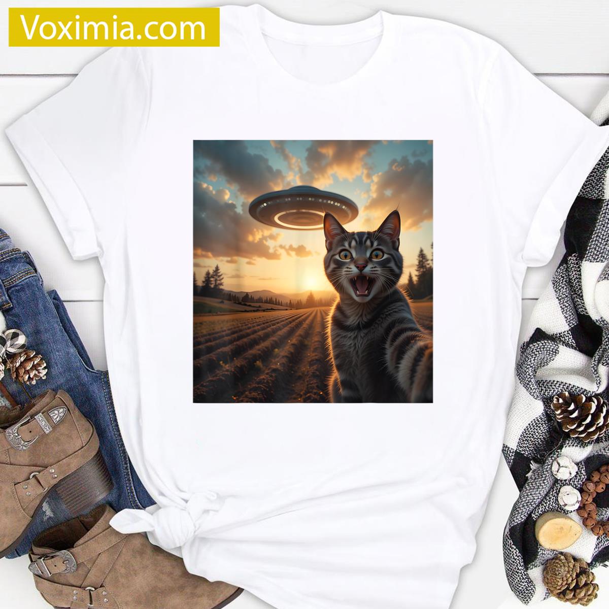 Cat Lovers Alien Design T-shirt